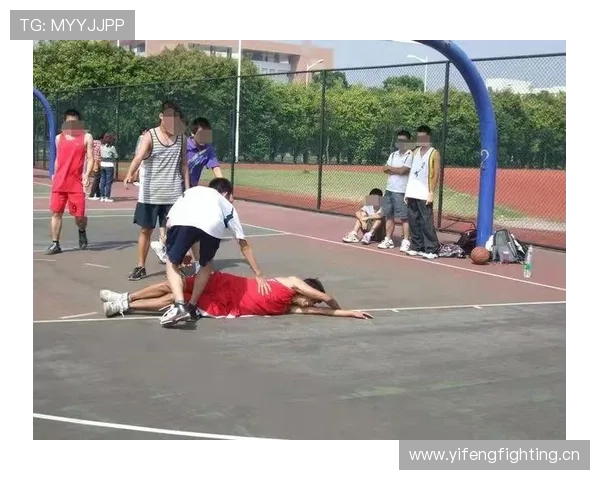 篮球规则:拉人犯规的定义、判罚标准与适用情况解析 篮球规则:拉人犯规的定义、判罚标准与适用情况解析